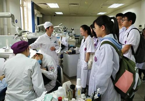 石家莊冀聯醫學院口腔專業學費多少？