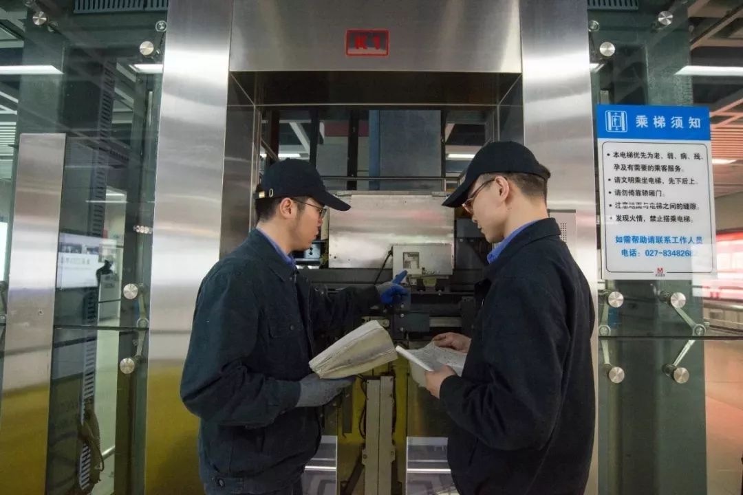 電梯維修證是哪個(gè)部門頒發(fā)的？考電梯維修證要多少錢？